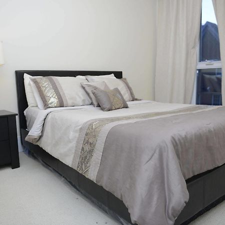 Life Suites Luxury Downtown Condos Toronto Exterior photo