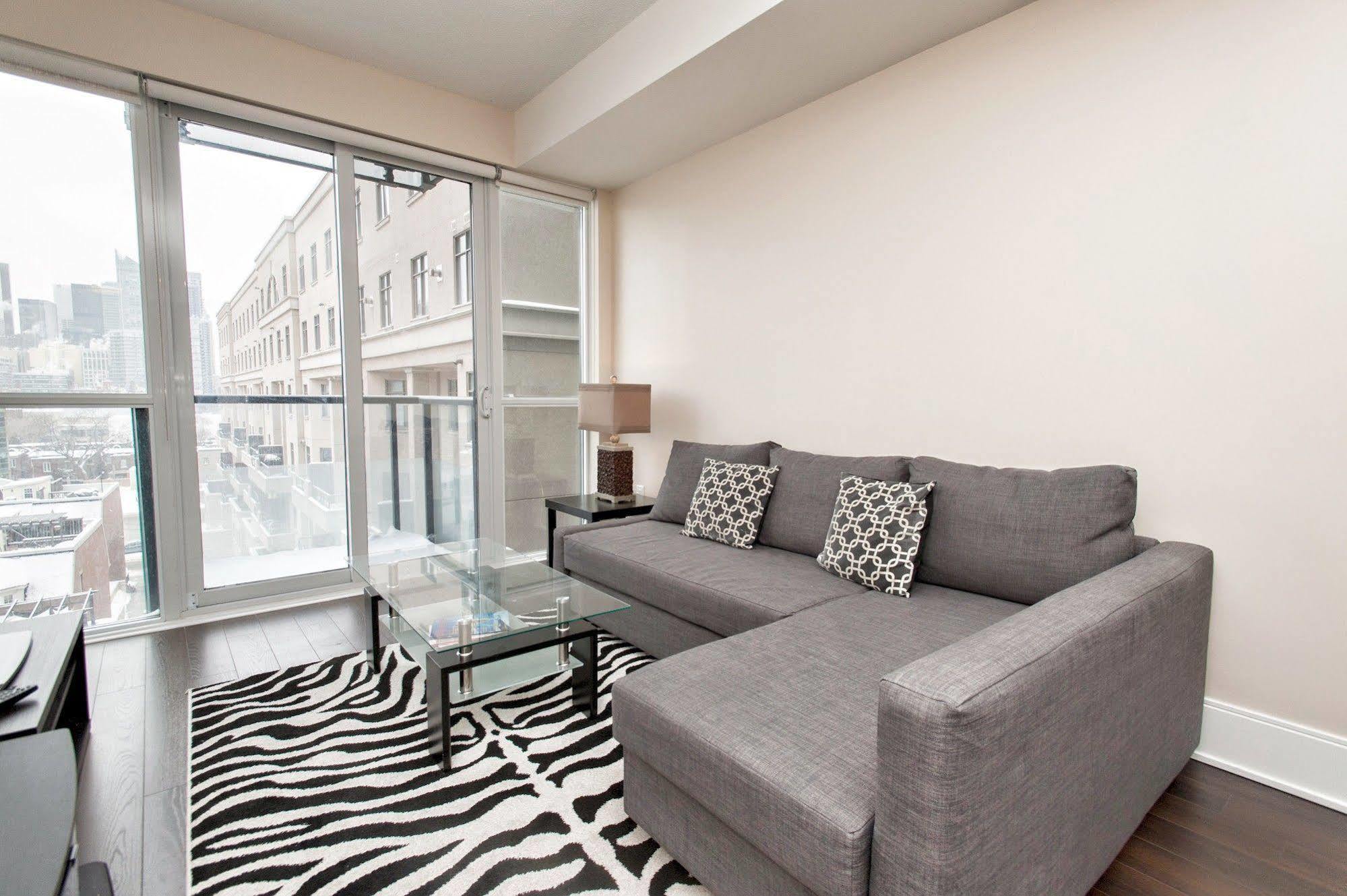 Life Suites Luxury Downtown Condos Toronto Exterior photo
