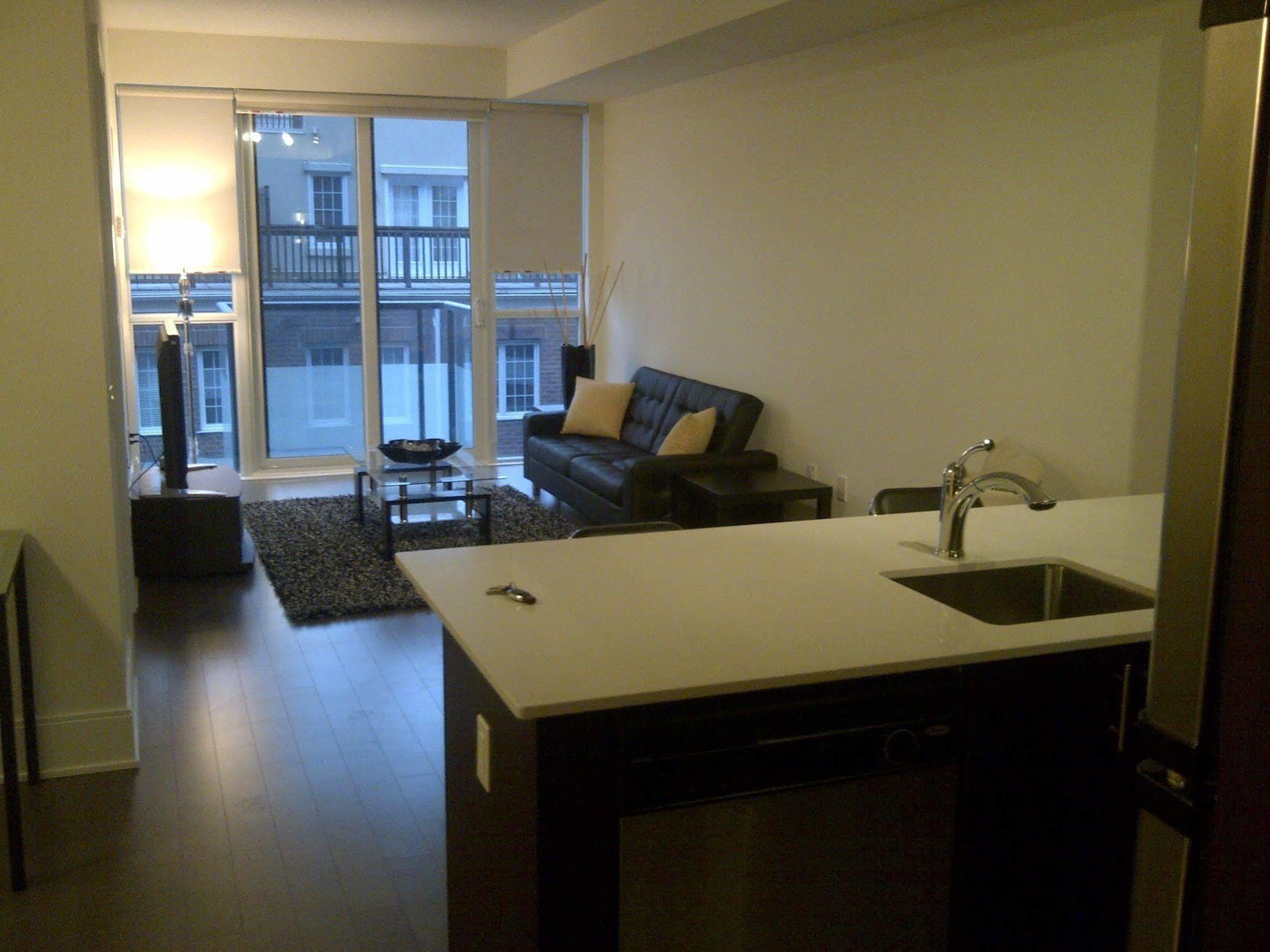 Life Suites Luxury Downtown Condos Toronto Exterior photo