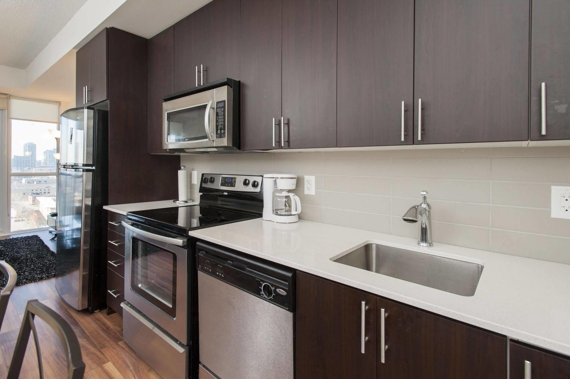 Life Suites Luxury Downtown Condos Toronto Exterior photo